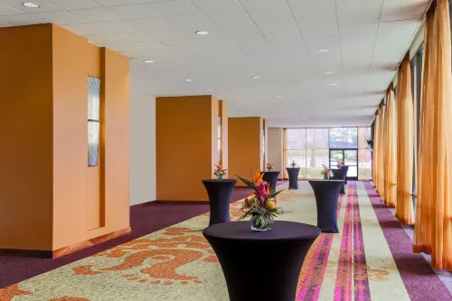 Courtyard by Marriott King Kamehameha's Kona Beach Hotel Public Areas Photos
