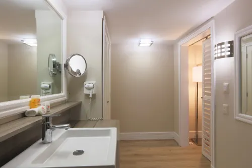 Krystal Satelite Maria Barbara Rooms Photos
