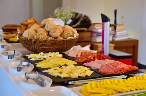 Hotel da Estrela - Small Luxury Hotels of the World - by Unlock Hotels Ruokailu Photos
