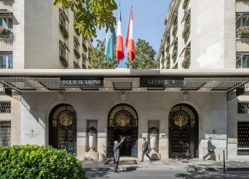 Four Seasons Hotel George V Paris Esterni Photos