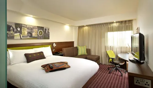 Hampton by Hilton Birmingham Broad Street Photos