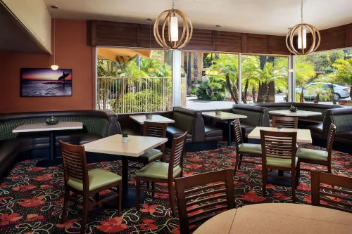 Best Western Seven Seas Restauration Photos