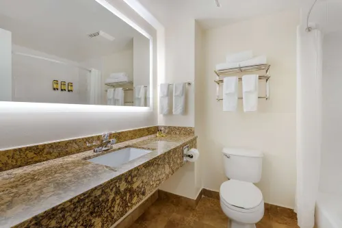 Best Western Plus Universal Inn Camere Photos