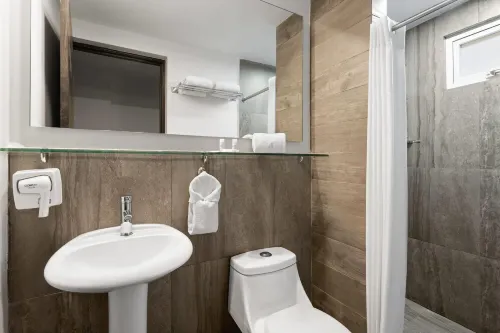 Ramada by Wyndham Tampico Centro Camere Photos