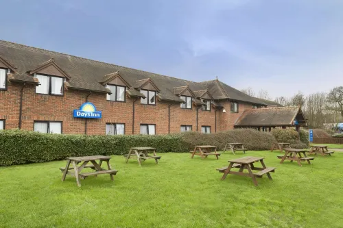Days Inn by Wyndham Sevenoaks Clacket Lane Public Areas Photos