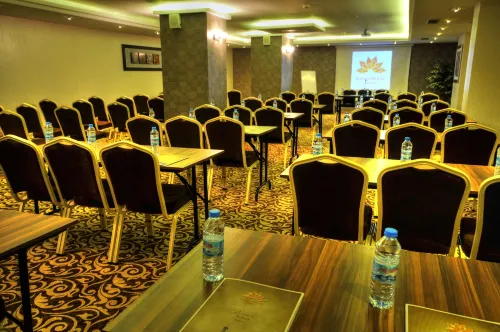 Golden Deluxe Hotel Business Photos