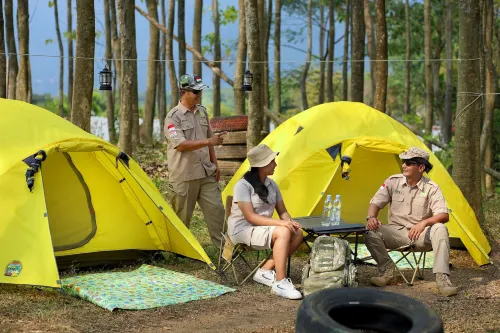 Royal Caravan Hotel & Outbound Trawas Area Publik Photos