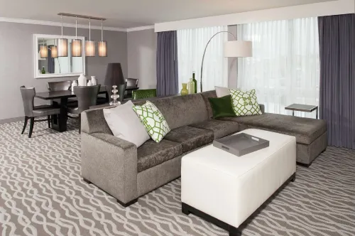DoubleTree by Hilton Chicago - North Shore Conference Center Photos