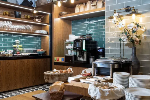 The Hendrick's Hotel Restauration Photos