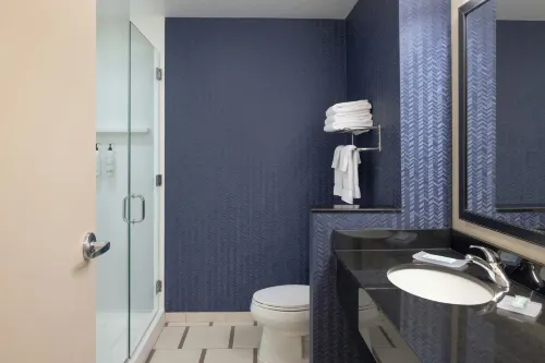 Fairfield Inn & Suites Springfield Northampton/Amherst Rooms Photos