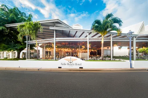 Airlie Beach Hotel Exterior Photos