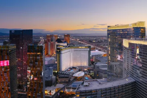 Park MGM Las Vegas Рядом с отелем Photos