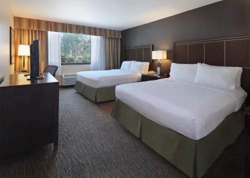 Holiday Inn & Suites Anaheim (1 Blk/Disneyland®) Featured Photos