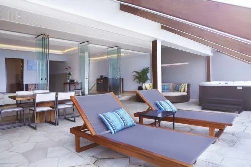 Double-Six Luxury Hotel Area Publik Photos