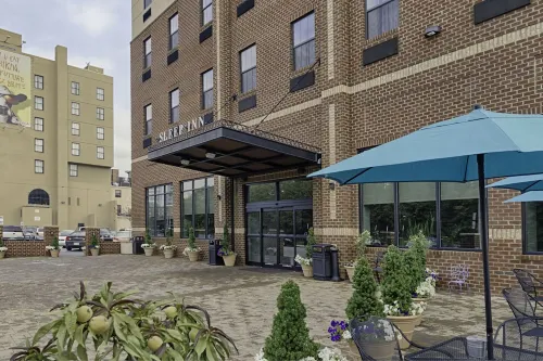 Sleep Inn & Suites Downtown Inner Harbor 호텔 외관 Photos
