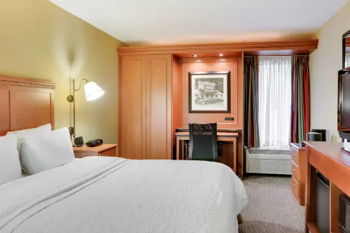 Hampton Inn Pittsburgh-Airport Photos