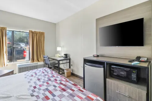 Red Roof Inn & Suites Fayetteville - Fort Bragg Zimmer Photos