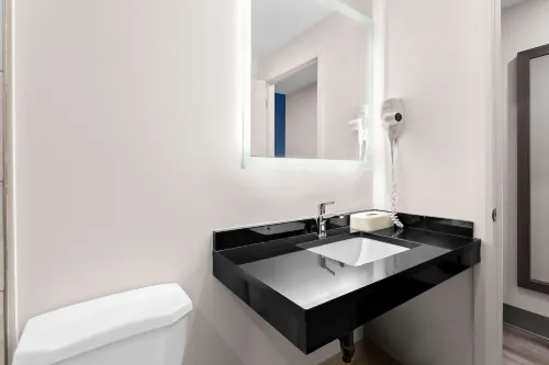 SureStay Plus by Best Western Windsor Chambres Photos