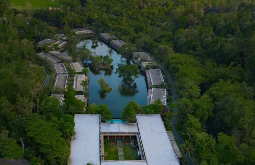 The Westlake Resort Jogja Dekat Hotel Photos