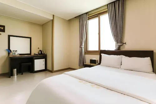 Golden Park Hotel Photos