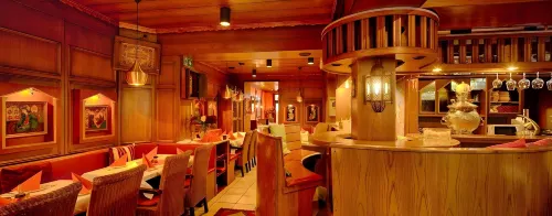 Hotel Villa Oriental & Restaurant Restauration Photos