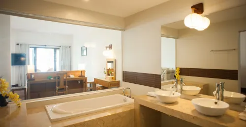 Vinh Hung Riverside Resort & Spa Zimmer Photos