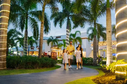 Nickelodeon Hotels & Resorts Punta Cana by Karisma Рядом с отелем Photos