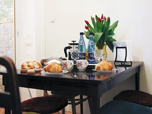 Das Hostel Dining Photos