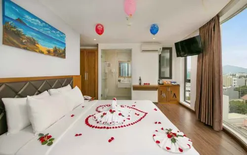 La Beach Hotel Photos