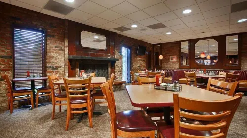 Best Western Plus Carriage Inn Dining Photos