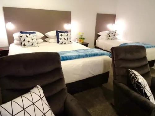 BKs Premier Motel Hamilton Rooms Photos