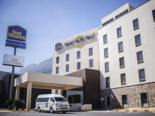 Wyndham Garden Monterrey Valle Real Exterior Photos