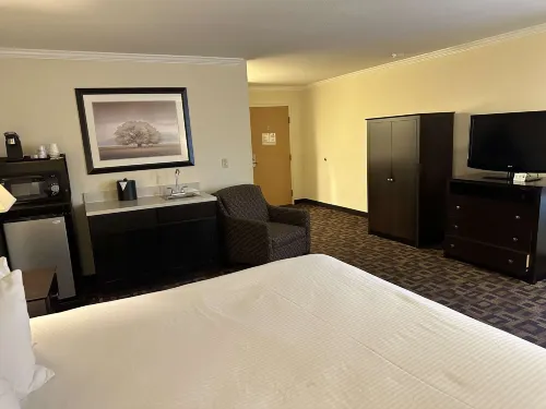 Best Western Plus Inn of Hayward Chambres Photos