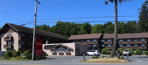 Ramada by Wyndham Campbell River Exterior Photos