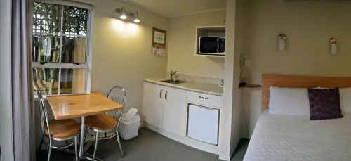 Cottage Mews Motel Photos