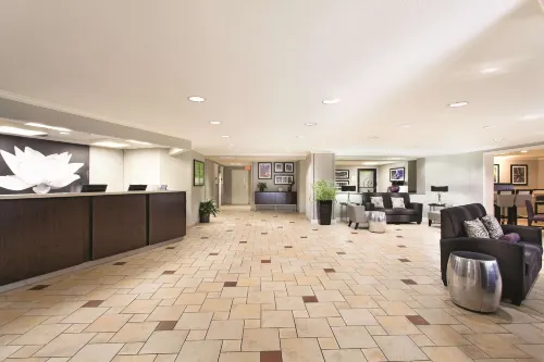 La Quinta Inn & Suites by Wyndham Miami Airport East Öffentliche Flächen Photos