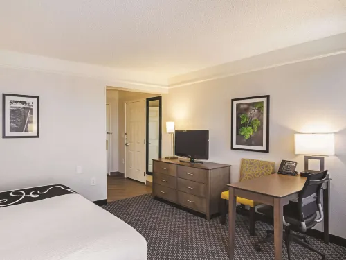 La Quinta Inn & Suites by Wyndham Denver Tech Center Rooms Photos