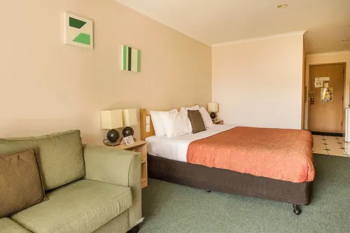 Rose Garden Motel Photos