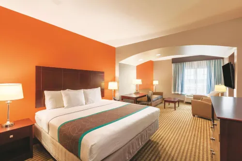 La Quinta Inn & Suites by Wyndham Houston Bush Intl Airpt E Zimmer Photos
