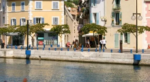 Kyriad Direct Martigues À proximité de l'hôtel Photos