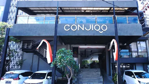 Conjioo Hotel Kuta Managed by Mhm Eksterior Photos