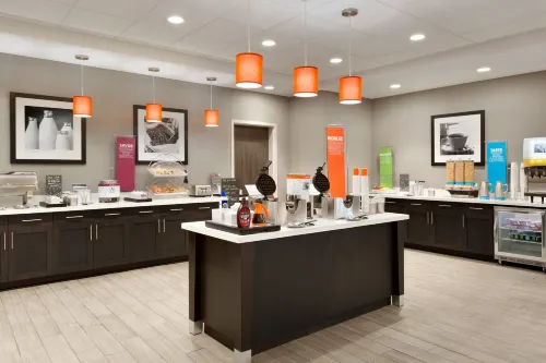 Hampton Inn North Olmsted Cleveland Airport Dining Photos