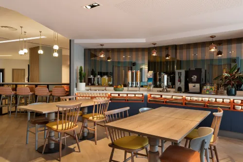 Hampton by Hilton Torquay Restauration Photos