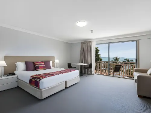 Airlie Beach Hotel Rooms Photos