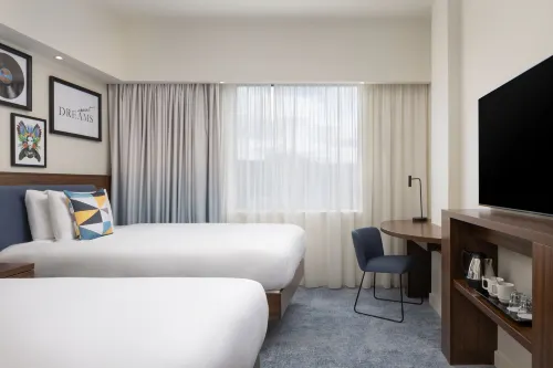 Hampton by Hilton London Gatwick Airport Rooms Photos