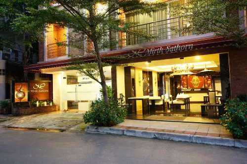Mirth Sathorn Hotel Esterni Photos