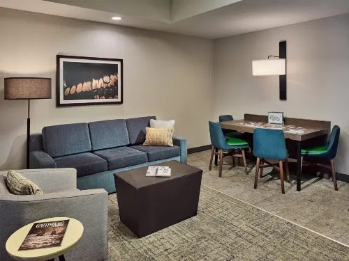 Embassy Suites by Hilton Gatlinburg Resort Huoneet Photos