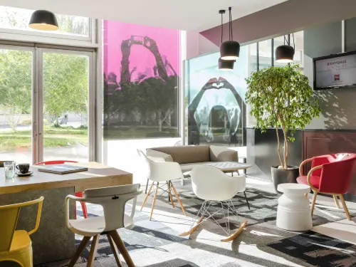Hôtel Ibis Lyon Caluire Cité Internationale Espaces publics Photos