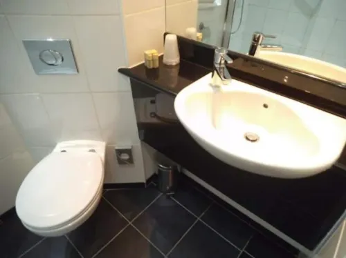 Ramada by Wyndham Hounslow - Heathrow East Rooms Photos