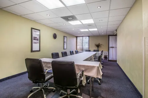 Comfort Inn & Suites Kissimmee by the Parks مرافق الأعمال Photos